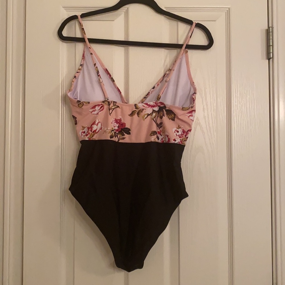 Bathing suit - Picture 2 of 2